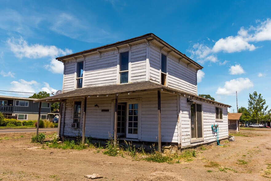 315 Fountain St, Harrisburg, OR à vendre - Photo principale – Image 1 sur 17