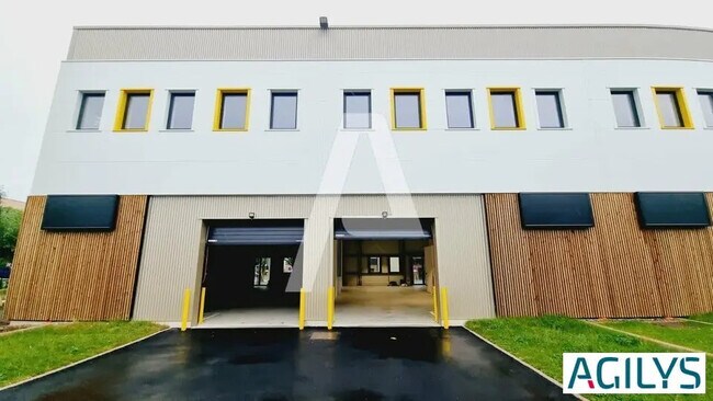 Plus de détails pour Local d'activités à louer