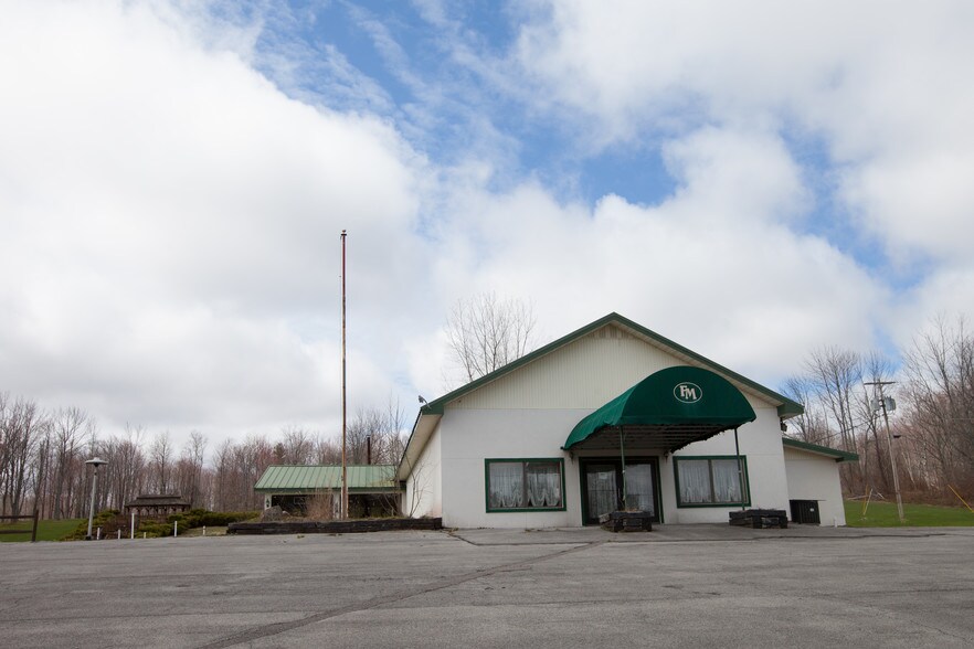 2107 Rt-48, Fulton, NY à louer - Photo de l’immeuble – Image 1 sur 15