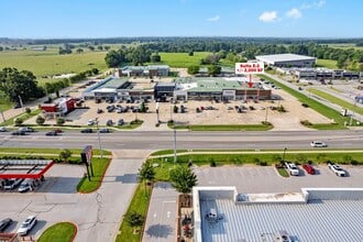 1395 E Henri De Tonti Blvd, Springdale, AR à louer Photo intérieure– Image 2 sur 2