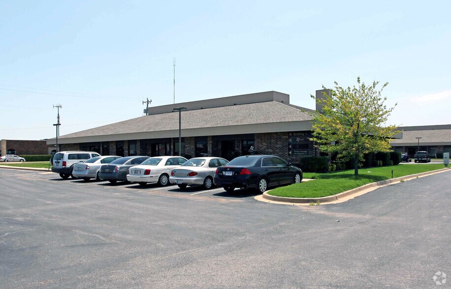 510 E Memorial Rd, Oklahoma City, OK à vendre - Photo de l’immeuble – Image 2 sur 5