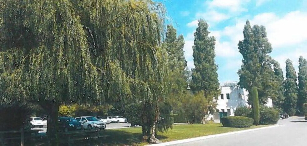 Bureau dans La Penne-sur-Huveaune à louer - Photo de l’immeuble – Image 3 sur 17