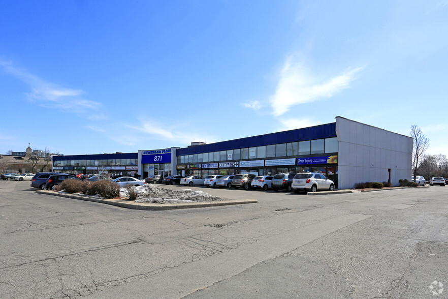 871 Victoria St N, Kitchener, ON à louer - Photo de l’immeuble – Image 2 sur 5