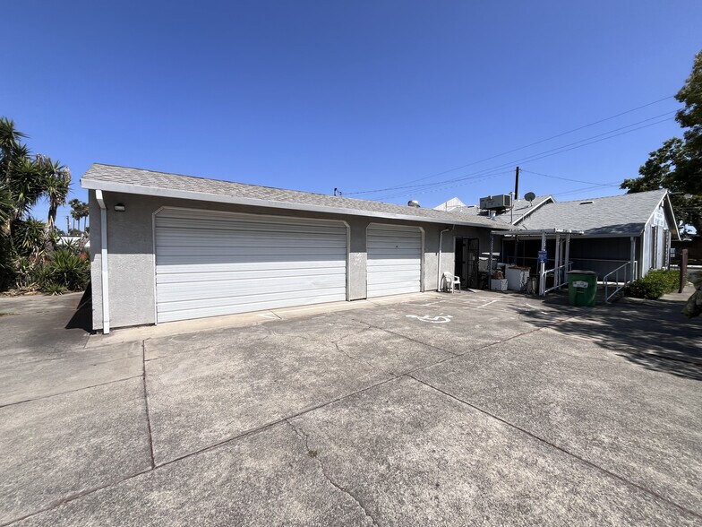 3715 47th Ave, Sacramento, CA à vendre - Photo de l’immeuble – Image 3 sur 14