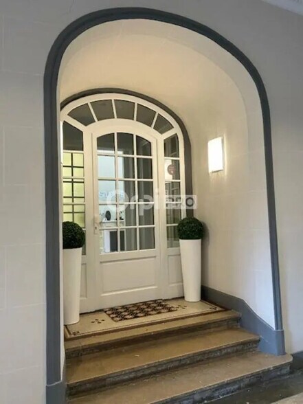 Bureau dans Reims à louer - Photo de l’immeuble – Image 1 sur 12