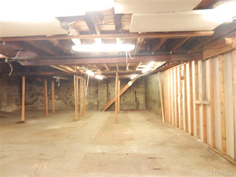 166 Yonkers Ave, Yonkers, NY à vendre - Photo intérieure – Image 3 sur 16