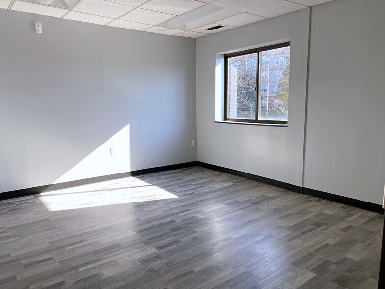 329-331 Washington St, Woburn, MA à louer - Photo de l’immeuble – Image 3 sur 6