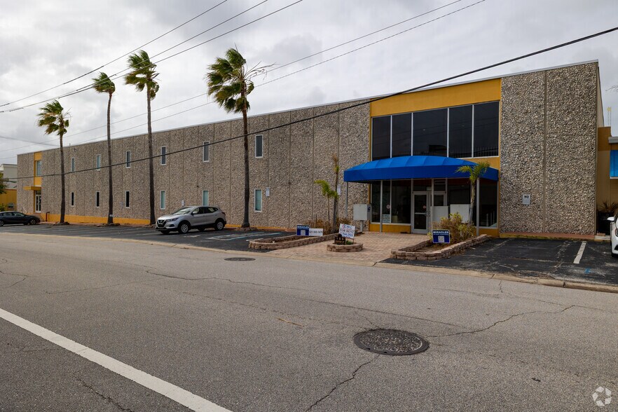 A1A Cape Canaveral, FL portefeuille de 3 biens à vendre sur LoopNet.fr - Photo principale – Image 2 sur 3