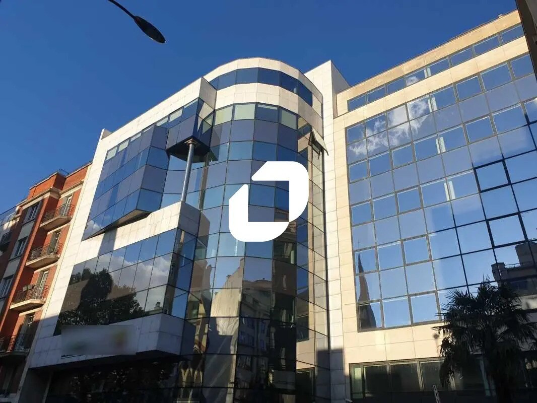 Bureau dans Levallois-Perret à louer Photo de l’immeuble– Image 1 sur 9
