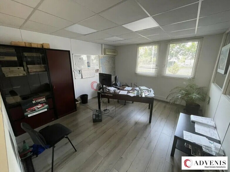 Local d’activités dans Bordeaux à louer - Photo de l’immeuble – Image 3 sur 11