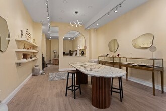 826-842 Lexington Ave, New York, NY à louer Photo intérieure– Image 2 sur 4