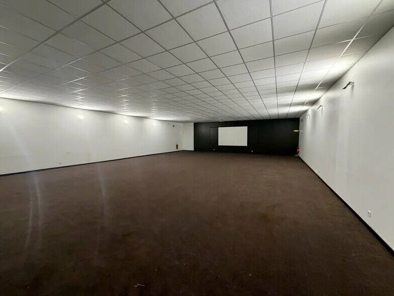 Local commercial dans Saint-Denis à vendre - Photo de l’immeuble – Image 3 sur 15