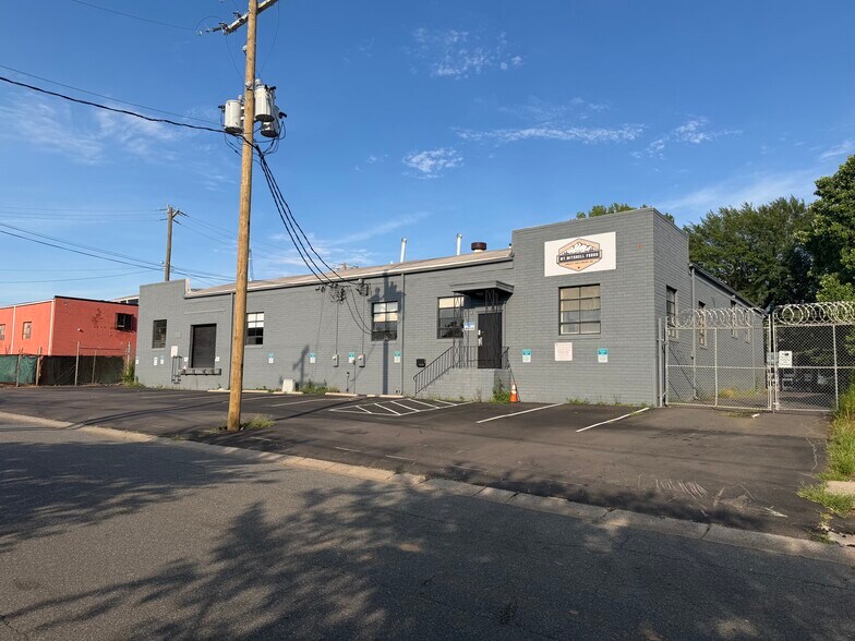 3013 Bank St, Charlotte, NC à louer - Photo principale – Image 1 sur 35