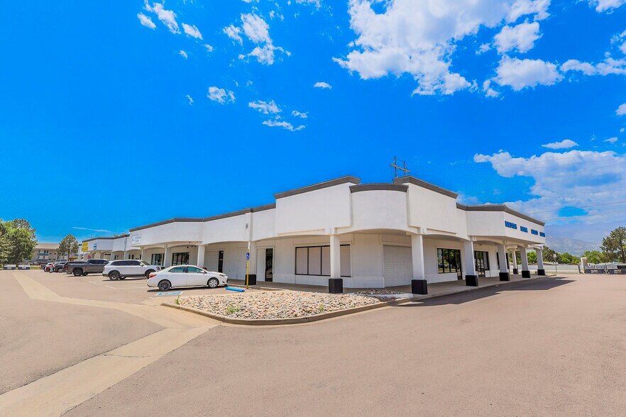 3175 Jet Wing Dr, Colorado Springs, CO à louer - Photo de l’immeuble – Image 3 sur 20