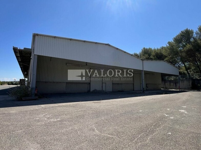 Industriel/Logistique dans Bouc-Bel-Air à louer - Photo de l’immeuble – Image 2 sur 9