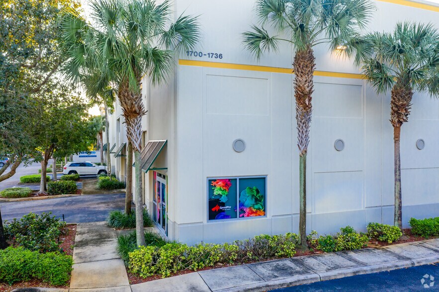 1700-1778 N Commerce Pky, Weston, FL à louer - Photo de l’immeuble – Image 3 sur 6
