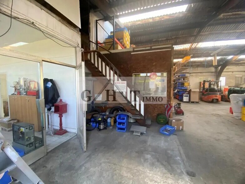 Industriel/Logistique dans Vaux-le-Pénil à vendre - Photo intérieure – Image 2 sur 2