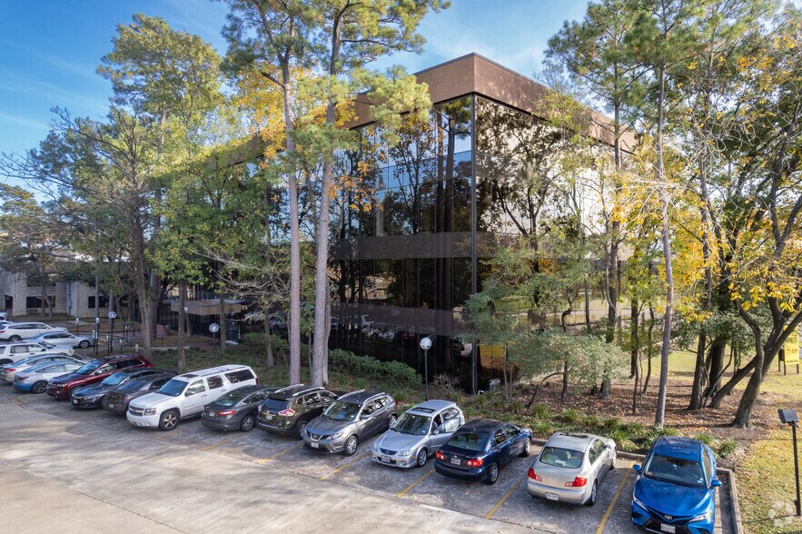 2000 N Loop Fwy W, Houston, TX à louer - Photo de l’immeuble – Image 2 sur 7