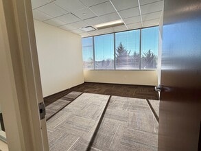 324 S Service Rd, Melville, NY à louer Photo intérieure– Image 2 sur 6