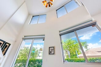 3339 Virginia St, Coconut Grove, FL à louer Hall d’entrée– Image 2 sur 9