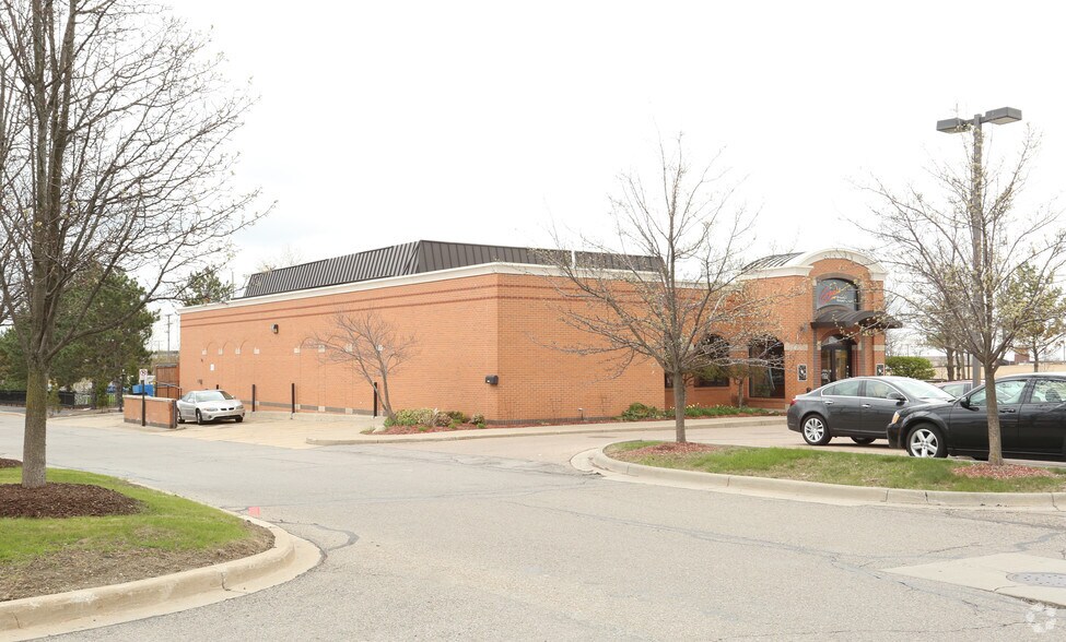 39550 W 7 Mile Rd, Northville, MI à vendre - Photo de l’immeuble – Image 3 sur 4