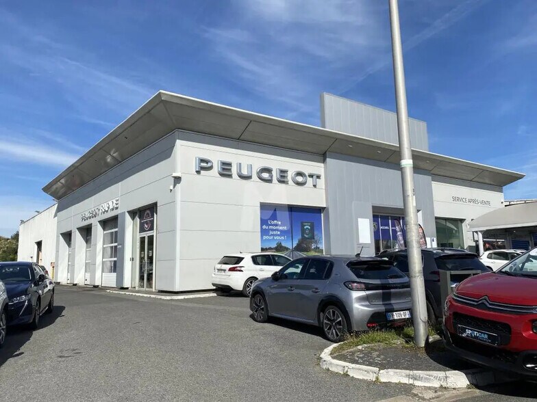 Local commercial dans Corbeil-Essonnes à louer - Photo de l’immeuble – Image 2 sur 9