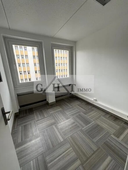 Bureau dans Ivry-sur-Seine à louer - Photo de l’immeuble – Image 3 sur 4