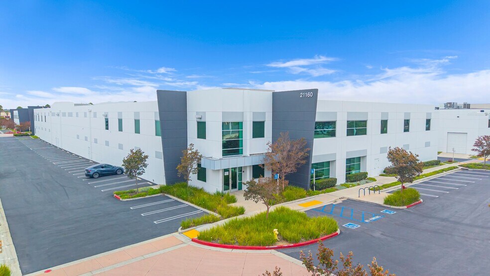 21160 S Figueroa St, Carson, CA à louer - Photo de l’immeuble – Image 1 sur 4