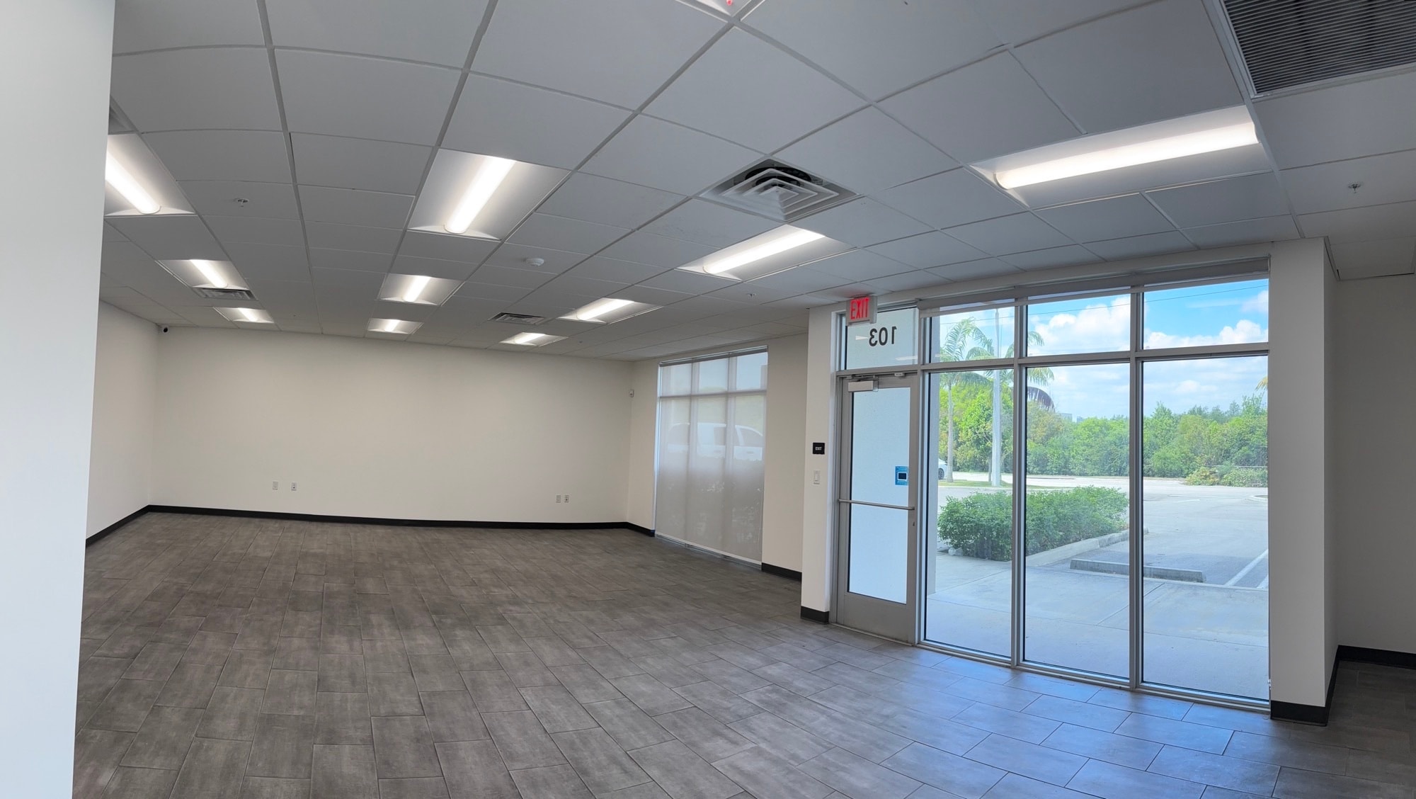 12301 NW 112 Ave, Medley, FL à louer Photo de l’immeuble– Image 1 sur 2