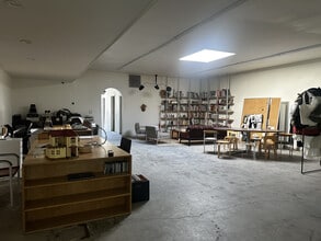 5215 York Blvd, Los Angeles, CA à louer Photo intérieure– Image 2 sur 7