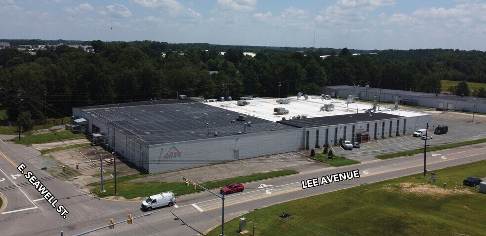 2903 Lee Ave, Sanford, NC à louer - Photo de l’immeuble – Image 2 sur 13