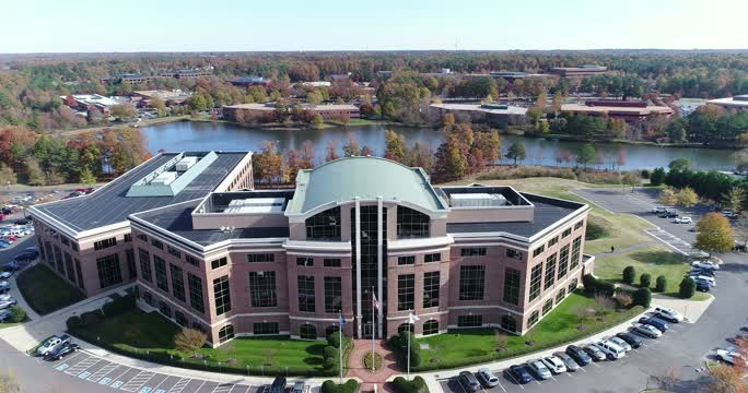 4931 Lake Brook Dr, Glen Allen, VA à louer - Vidéo sur l’annonce professionnelle – Image 2 sur 8