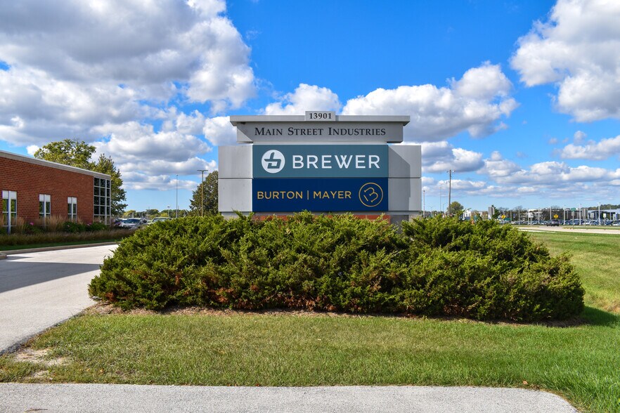 N88 W13901 Main St, Menomonee Falls, WI à louer - Photo de l’immeuble – Image 2 sur 18