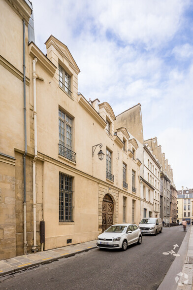 11 Rue Des Lions Saint-Paul, Paris à louer - Photo de l’immeuble – Image 1 sur 3