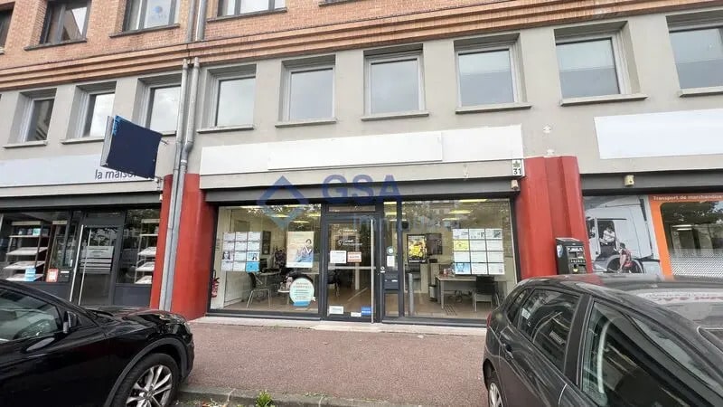 Local commercial dans Évry-Courcouronnes à louer - Photo de l’immeuble – Image 1 sur 6