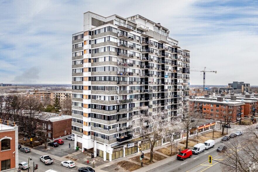 6350-6390 Rue Sherbrooke O, Montréal, QC à louer - Photo de l’immeuble – Image 2 sur 7