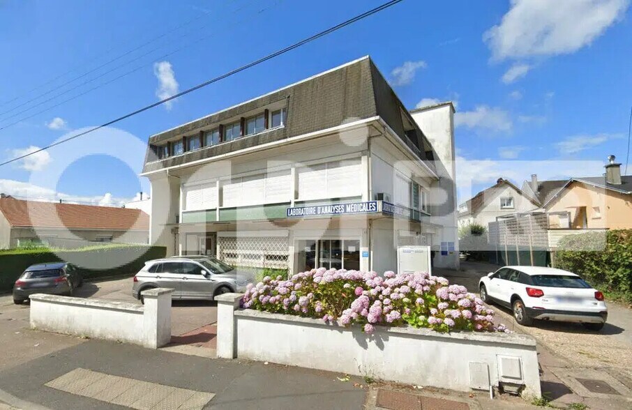 Local d’activités dans Le Havre à louer - Photo de l’immeuble – Image 1 sur 11