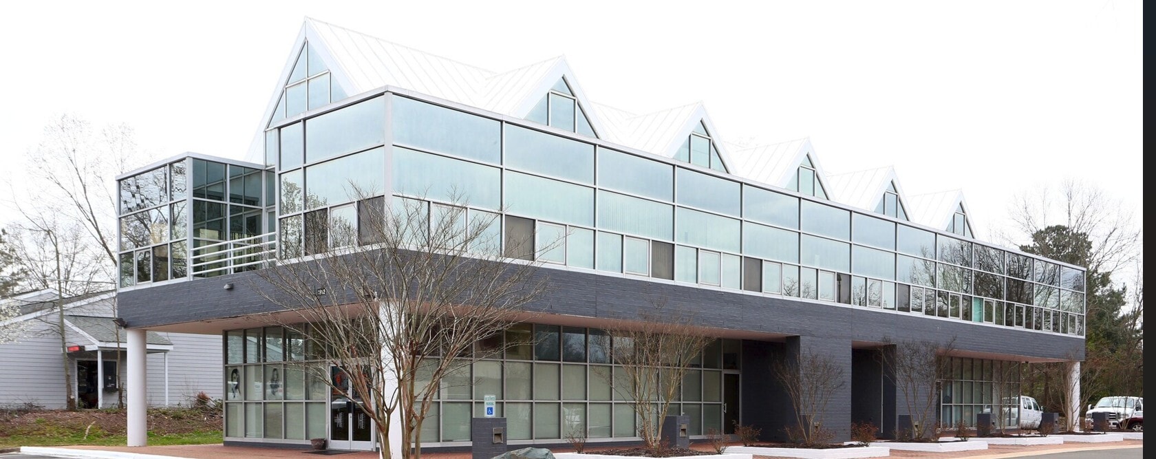 1912 E NC Highway 54, Durham, NC à louer Photo de l’immeuble– Image 1 sur 8