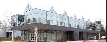 1912 E NC Highway 54, Durham, NC à louer Photo de l’immeuble– Image 1 sur 8