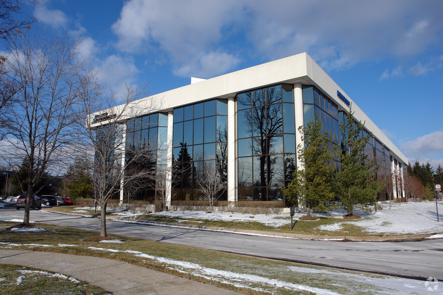31500 Northwestern Hwy, Farmington Hills, MI à louer - Photo de l’immeuble – Image 3 sur 18