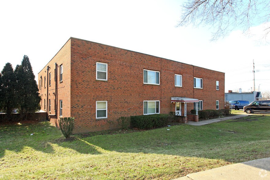 200-204 Solon Rd, Bedford, OH à vendre - Photo de l’immeuble – Image 3 sur 29