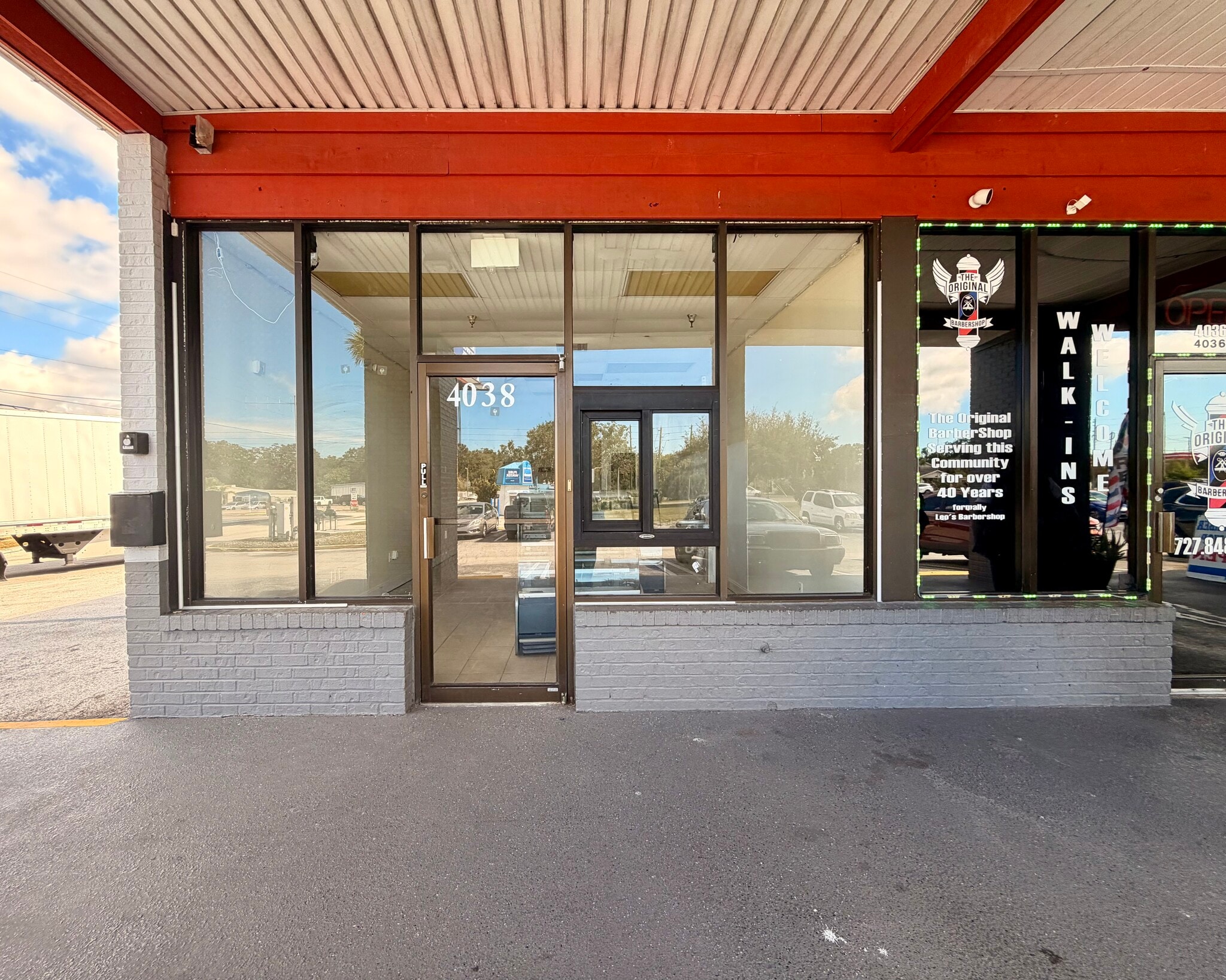 6139 State Road 54, New Port Richey, FL à louer Photo intérieure– Image 1 sur 12