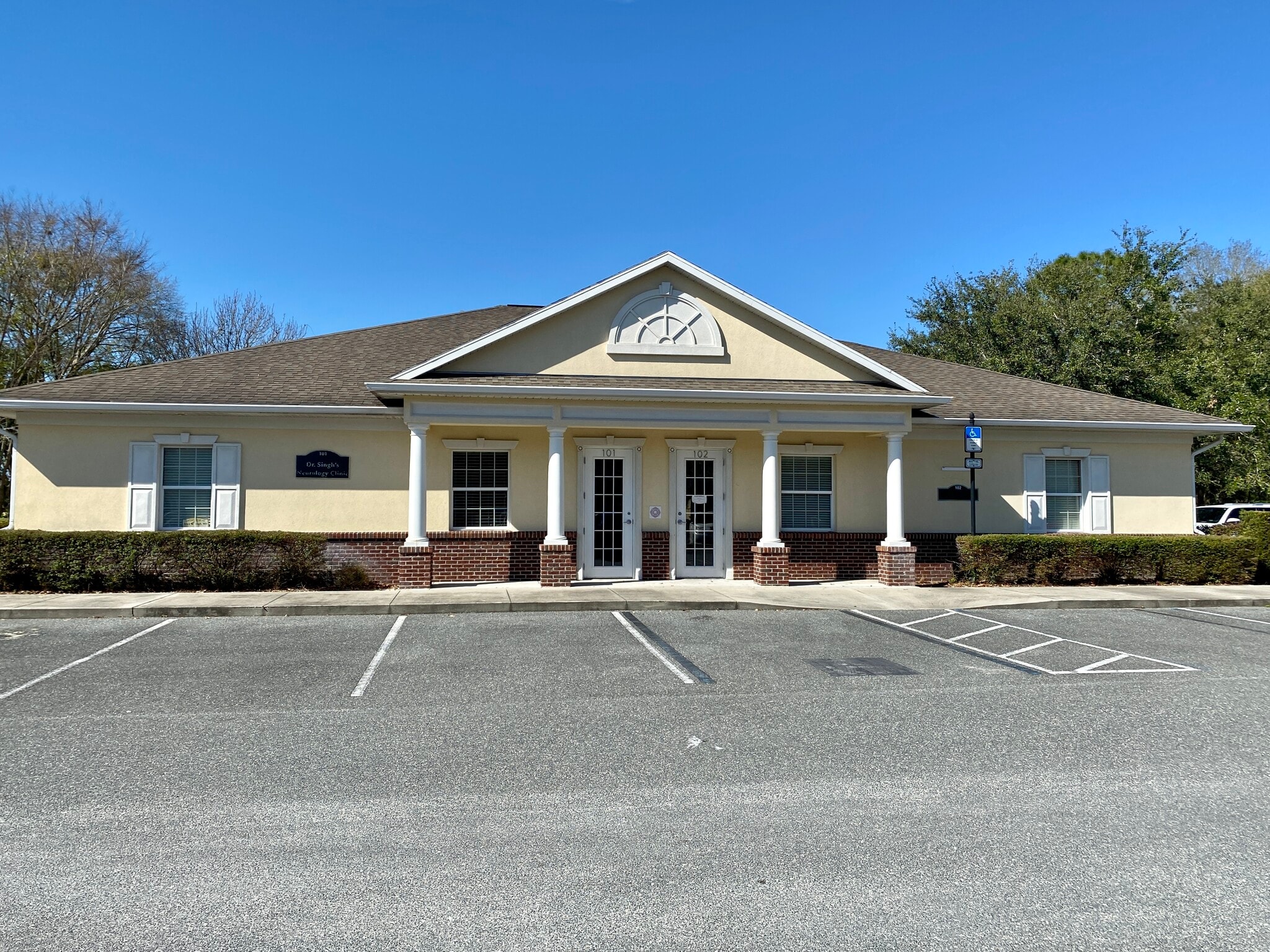 929 N US Hwy 27/441, Lady Lake, FL à louer Photo de l’immeuble– Image 1 sur 1