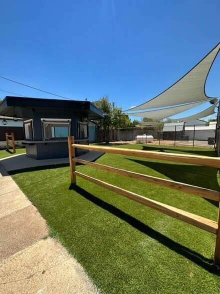 102 Oak Dr, Wimberley, TX à louer - Photo principale – Image 1 sur 19