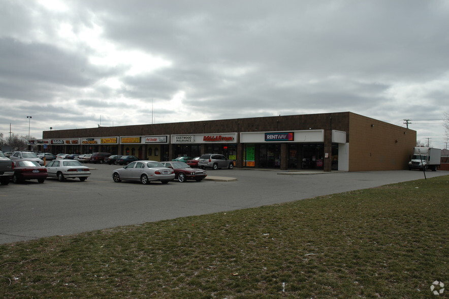 25005-25029 Van Dyke Ave, Center Line, MI à louer - Photo de l’immeuble – Image 2 sur 5