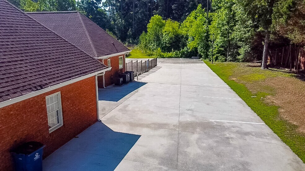 2100 Gravel Springs Rd, Buford, GA à vendre - Photo de l’immeuble – Image 3 sur 54