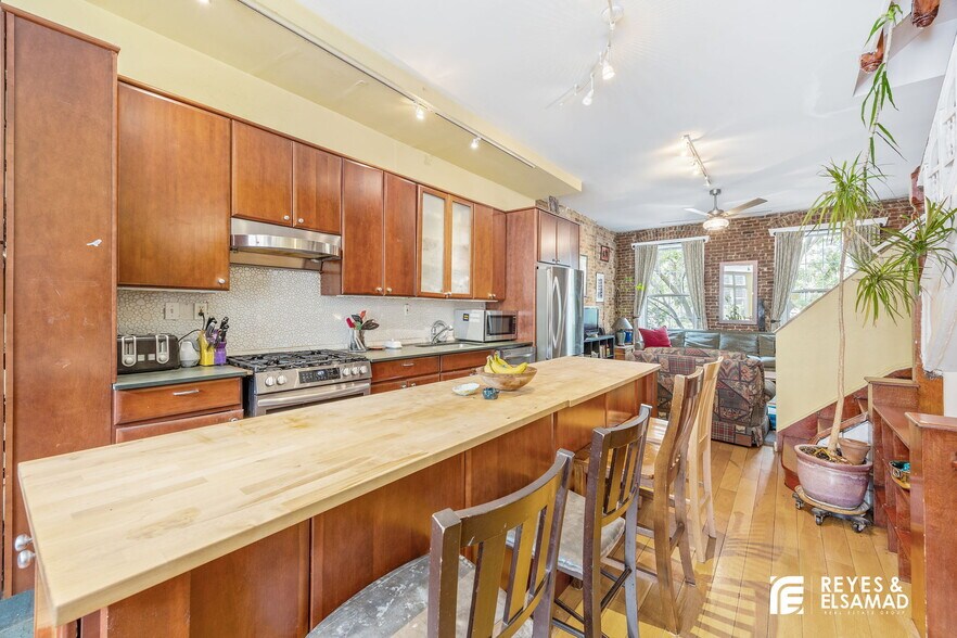 558 W 173rd St, New York, NY à vendre - Photo de l’immeuble – Image 2 sur 23