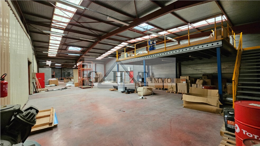 Industriel/Logistique dans Neuilly-en-Thelle à vendre - Photo intérieure – Image 3 sur 6