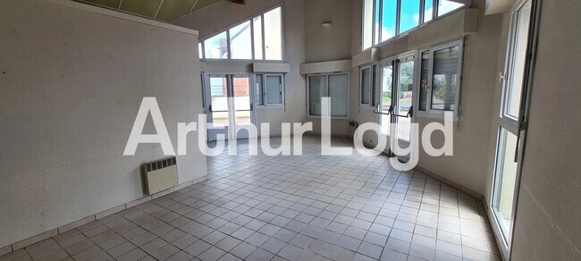 Plus de détails pour Bureau à louer