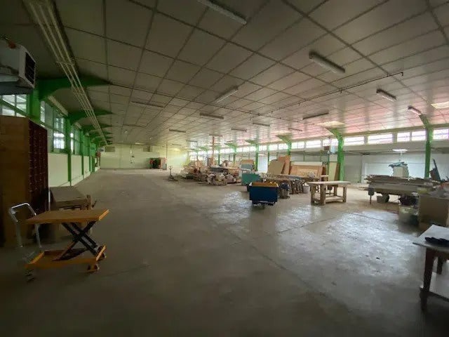 Local d’activités dans Charnay-lès-Mâcon à louer - Photo de l’immeuble – Image 3 sur 5